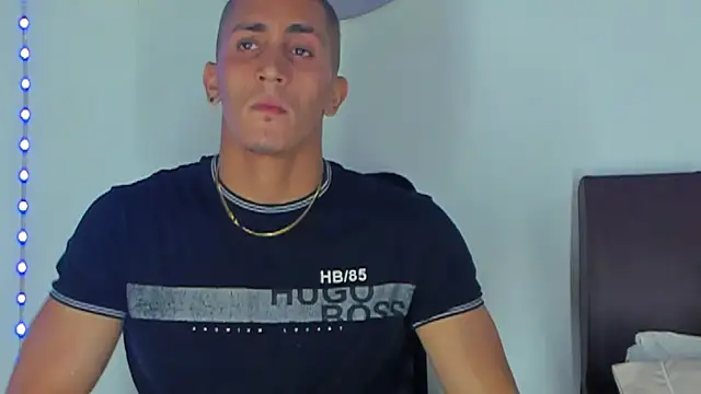 Snapshot of MikeRoss7777 chatting on December 18, 12:29 pm MikeRoss7777 online show from December 18, 12:29 pm