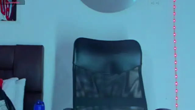 Snapshot of MikeRoss7777 chatting on January 11, 12:44 am MikeRoss7777 online show from January 11, 12:44 am