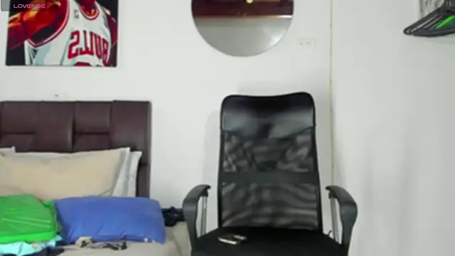 Snapshot of MikeRoss7777 chatting on January 25, 10:07 pm MikeRoss7777 online show from January 25, 10:07 pm