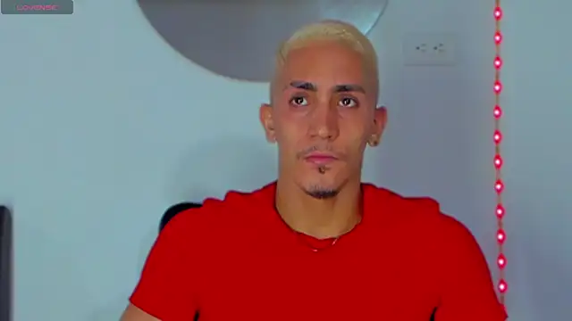 Snapshot of MikeRoss7777 chatting on February 14, 12:03 pm MikeRoss7777 online show from February 14, 12:03 pm