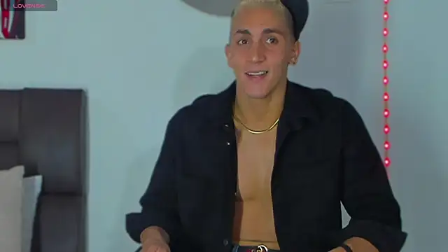 Snapshot of MikeRoss7777 chatting on February 23, 3:13 am MikeRoss7777 online show from February 23, 3:13 am