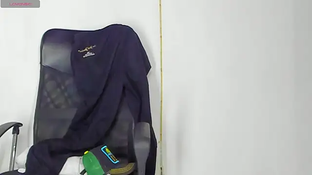 Snapshot of MikeRoss7777 chatting on October 4, 10:08 pm MikeRoss7777 online show from October 4, 10:08 pm