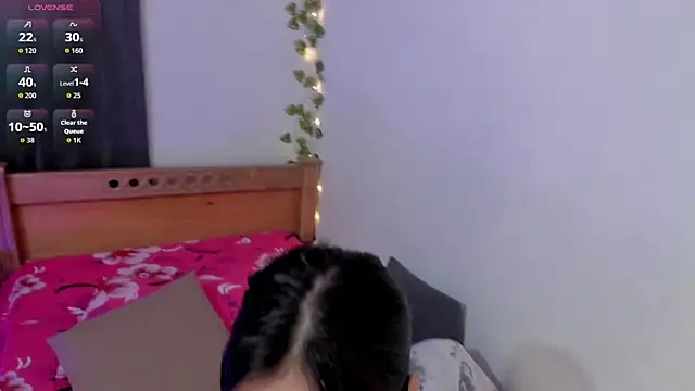 andrea osorio  online show from March 9, 11:36 am