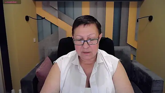 Snapshot of BarbaraTurners chatting on December 18, 9:40 pm BarbaraTurners online show from December 18, 9:40 pm