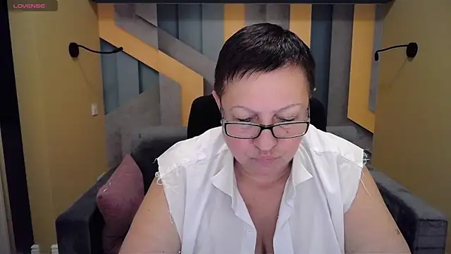 Snapshot of BarbaraTurners chatting on December 19, 12:45 am BarbaraTurners online show from December 19, 12:45 am