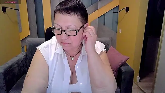 Snapshot of BarbaraTurners chatting on March 8, 4:01 am BarbaraTurners online show from March 8, 4:01 am