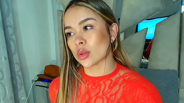Natalyefoster online show from May 4, 8:05 pm