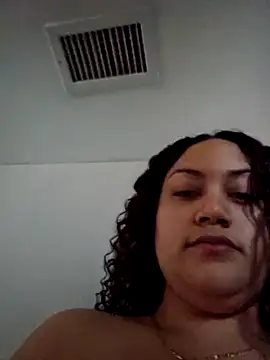 Snapshot of honeeyyy_pot chatting on December 29, 7:11 pm honeeyyy pot online show from December 29, 7:11 pm