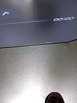 Snapshot of honeeyyy_pot chatting on February 16, 6:43 am honeeyyy pot online show from February 16, 6:43 am