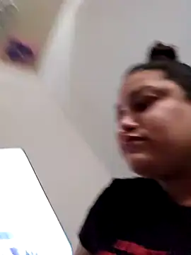 Snapshot of honeeyyy_pot chatting on March 13, 6:01 pm honeeyyy pot online show from March 13, 6:01 pm