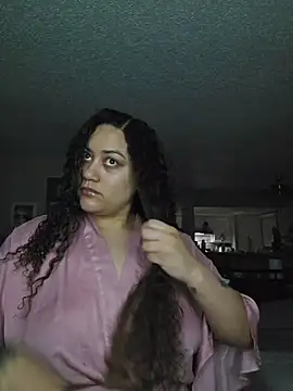 Snapshot of honeeyyy_pot chatting on November 17, 7:03 am honeeyyy pot online show from November 17, 7:03 am