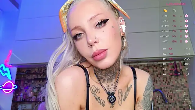 Snapshot of 2badforyou chatting on November 26, 11:33 am 2badforyou online show from November 26, 11:33 am