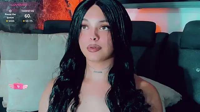 Emmaa Saenz  online show from June 5, 11:10 pm