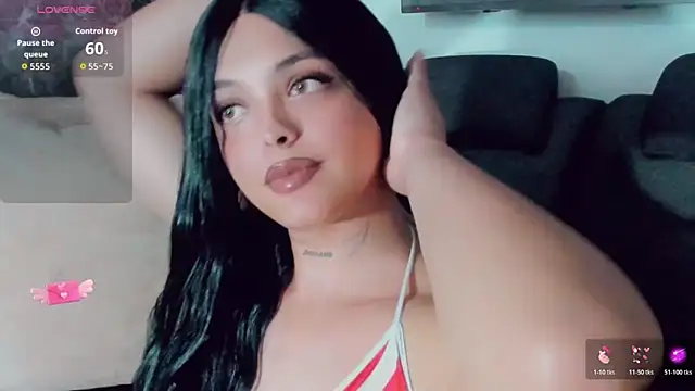 Emmaa Saenz  online show from June 17, 11:49 pm