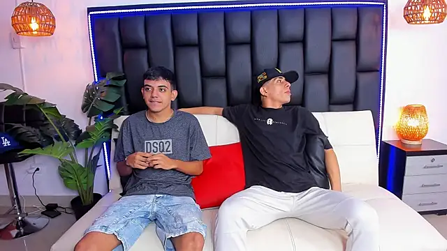 Snapshot of Crazy_nigth01 chatting on November 21, 2:43 am Crazy nigth01 online show from November 21, 2:43 am