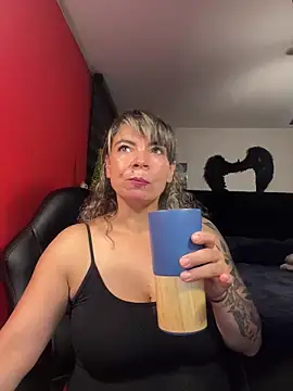 charlotedoll online show from December 19, 6:09 am