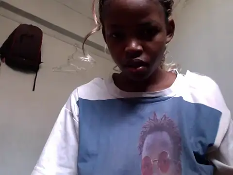 Snapshot of queen-sasha chatting on July 9, 8:18 am queen-sasha online show from July 9, 8:18 am