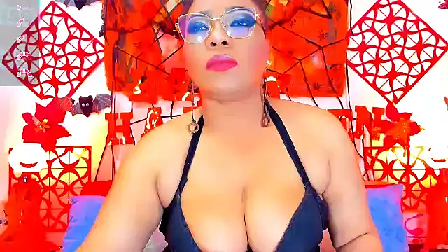 Snapshot of SQUIRTBRUNETE chatting on November 1, 5:48 pm SQUIRTBRUNETE online show from November 1, 5:48 pm