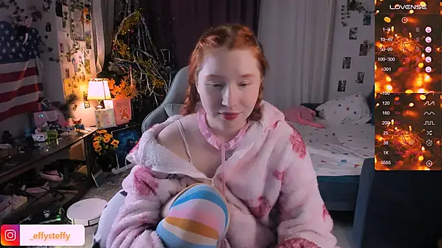 Snapshot of CallMeEffy1 chatting on January 13, 12:19 am CallMeEffy1 online show from January 13, 12:19 am