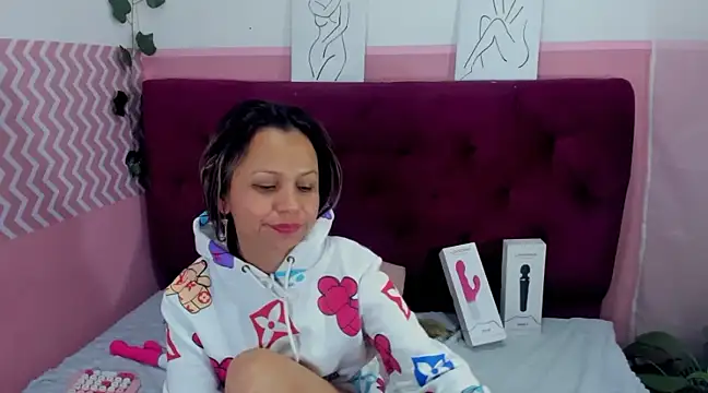 candysmitxxx online show from February 11, 3:40 am