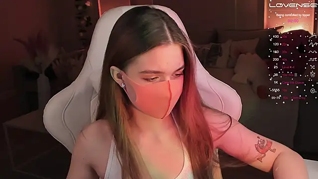 Frau Lina online show from December 6, 3:33 pm