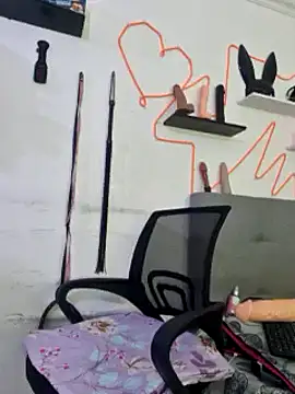 Snapshot of Sophiehuntress chatting on March 21, 11:55 am Sophiehuntress online show from March 21, 11:55 am