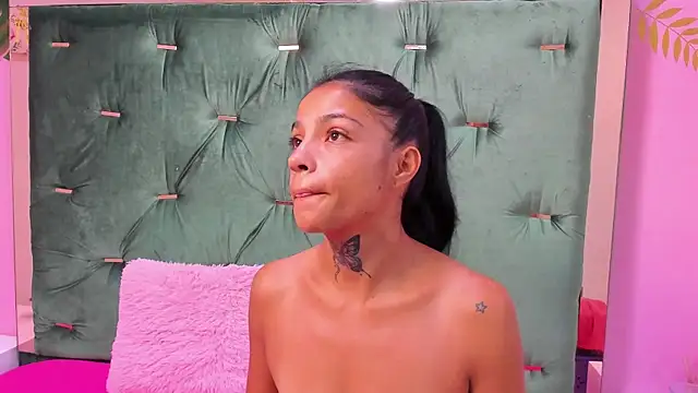 Snapshot of Hellen__4master chatting on November 20, 1:33 pm Hellen 4master online show from November 20, 1:33 pm