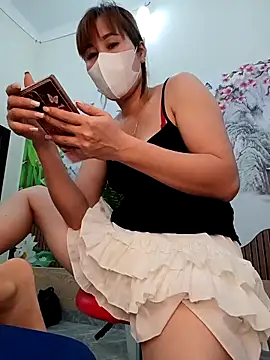 Snapshot of zizi_public chatting on October 2, 3:24 am zizi public online show from October 2, 3:24 am