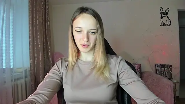 Snapshot of RouseReed chatting on May 12, 6:32 am RouseReed online show from May 12, 6:32 am