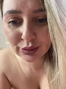 LadyLolyPop  online show from March 5, 4:13 am