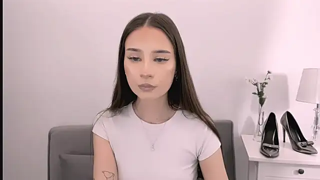 EmilyDarling online show from February 25, 9:02 pm