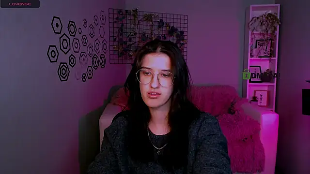 scarlet mooore online show from November 11, 9:15 pm