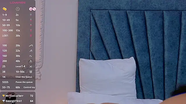 Martina-Roberts online show from January 30, 9:04 pm