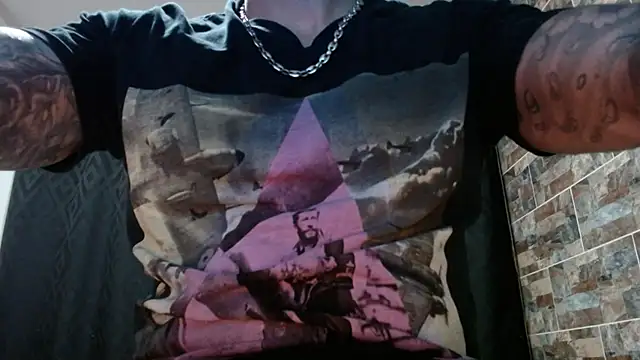 Snapshot of babyrecord1 chatting on January 6, 8:18 pm babyrecord1 online show from January 6, 8:18 pm