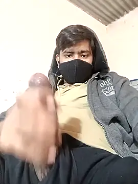 Snapshot of Pussy_lover_33 chatting on January 11, 4:39 am Pussy lover 33 online show from January 11, 4:39 am