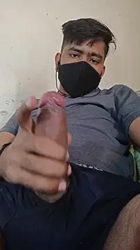 Snapshot of Pussy_lover_33 chatting on January 14, 9:48 am Pussy lover 33 online show from January 14, 9:48 am