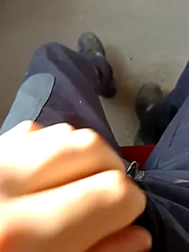 Snapshot of vadszex31 chatting on March 10, 8:37 am vadszex31 online show from March 10, 8:37 am