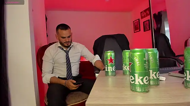 Snapshot of thesexlawyer1 chatting on November 4, 8:24 am thesexlawyer1 online show from November 4, 8:24 am