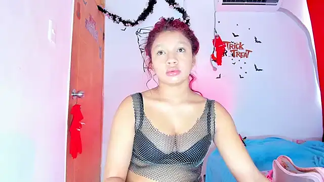Snapshot of Emily_Coper18 chatting on October 11, 1:20 pm Emily Coper18 online show from October 11, 1:20 pm