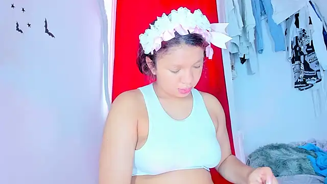 Emily Coper18 online show from November 28, 1:58 pm