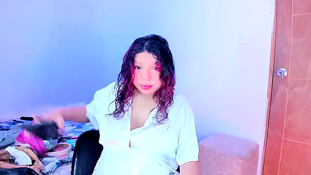 Emily Coper18 online show from June 13, 2:15 pm