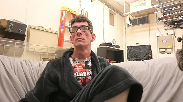 joeiandola online show from March 8, 3:43 am