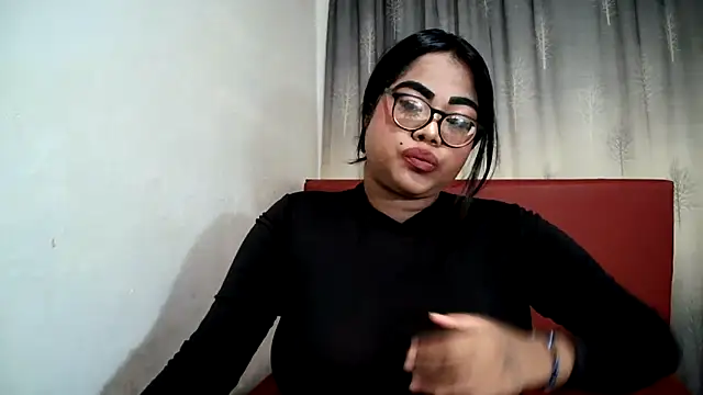 Snapshot of Indian_Lola00 chatting on February 11, 6:11 pm Indian Lola00 online show from February 11, 6:11 pm