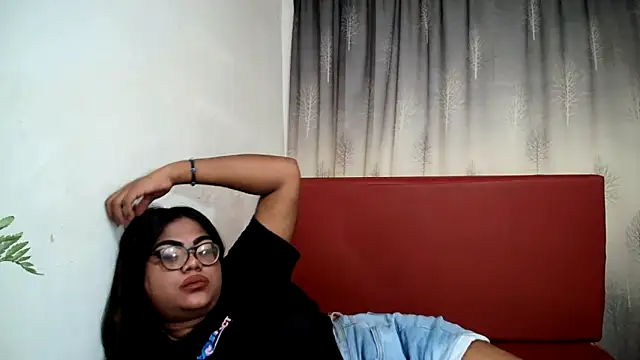 Snapshot of Indian_Lola00 chatting on February 15, 12:59 am Indian Lola00 online show from February 15, 12:59 am