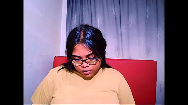 Snapshot of Indian_Lola00 chatting on October 6, 4:21 am Indian Lola00 online show from October 6, 4:21 am