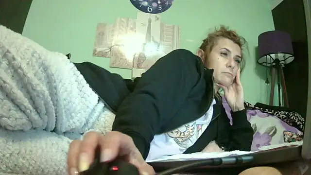 Snapshot of SexyGioconda chatting on May 28, 8:06 pm SexyGioconda online show from May 28, 8:06 pm