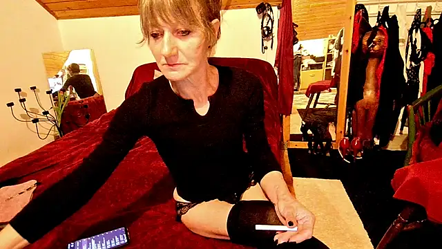 Snapshot of Hot_Colettte chatting on April 7, 10:20 pm Hot Colettte online show from April 7, 10:20 pm