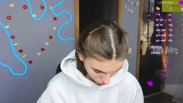 EmmyGreans online show from March 22, 6:33 am