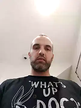 Snapshot of leon3875 chatting on January 10, 12:38 am leon3875 online show from January 10, 12:38 am