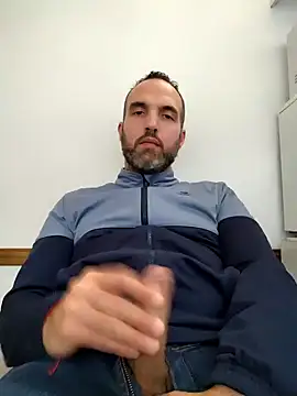 Snapshot of leon3875 chatting on September 24, 3:26 pm leon3875 online show from September 24, 3:26 pm